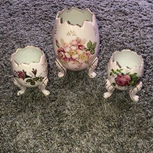 Three vintage egg shell planters. Napcoware Japan